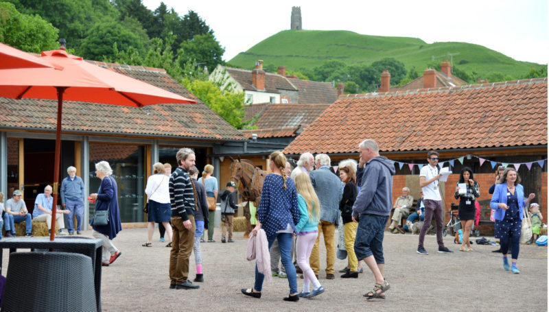 Farmyard_With_Visitors